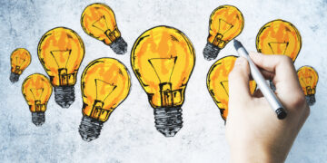 hand drawing lightbulbs